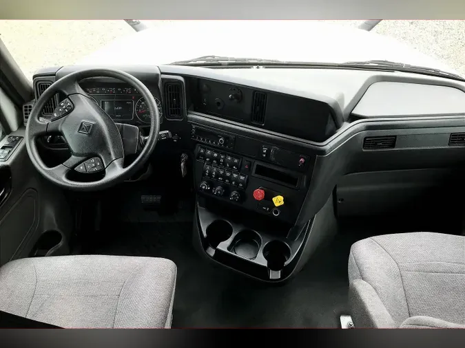 2022 INT LT625 6x4