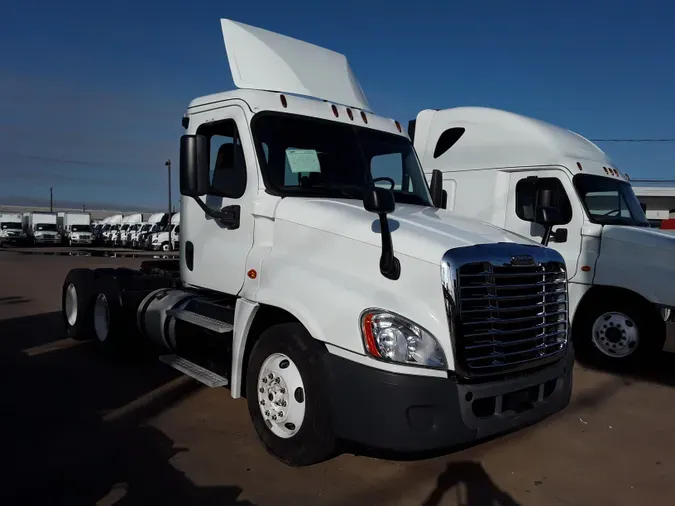 2016 FREIGHTLINER/MERCEDES CASCADIA 125