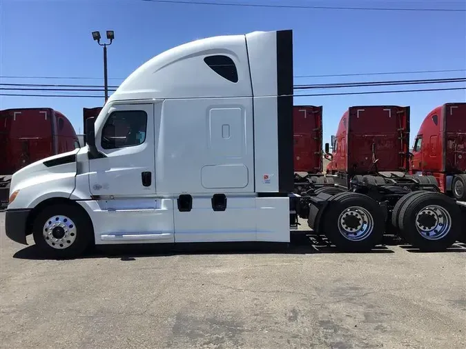 2021 FREIGHTLINER CA126