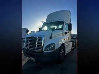 2020 FREIGHTLINER/MERCEDES CASCADIA 125