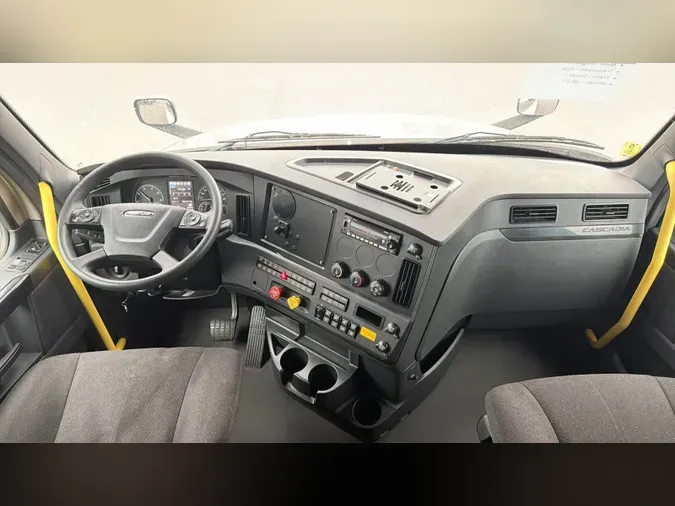 2025 Freightliner Cascadia 126