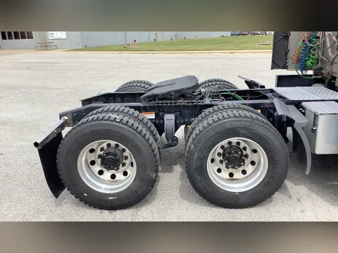 2022 Freightliner Cascadia 126