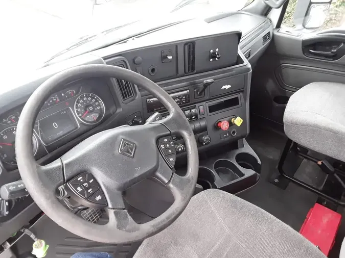 2019 NAVISTAR INTERNATIONAL LT625 DAYCAB T/A