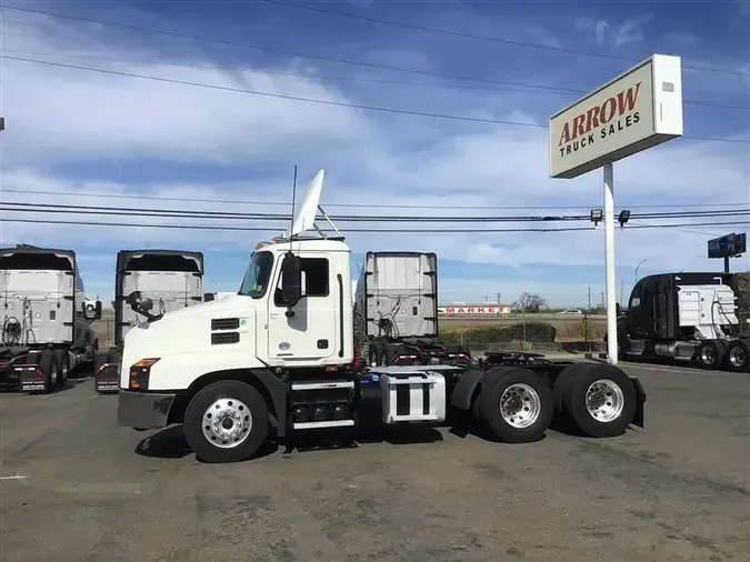 2021 MACK AN64T