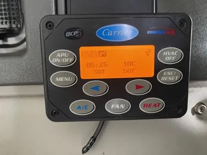 2023 Volvo VNR64T400