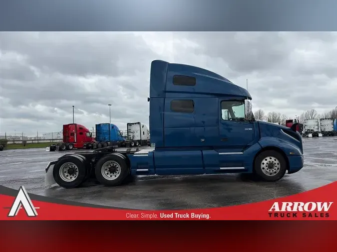 2023 VOLVO VNL760