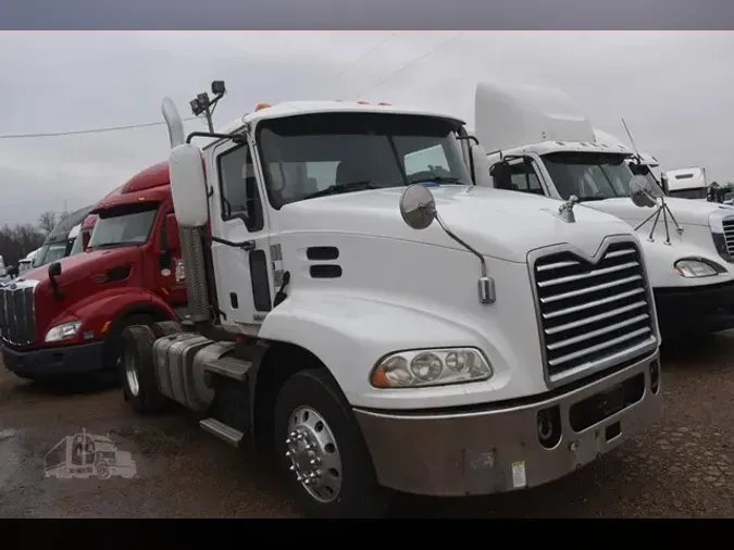 2017 MACK PINNACLE CXU612