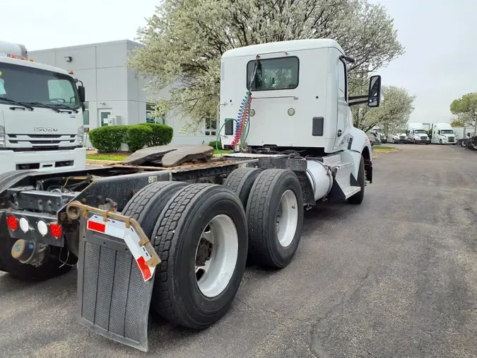 2017 KENWORTH TRUCKS T-680
