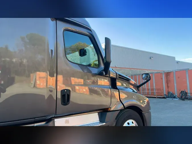 2024 Freightliner Cascadia