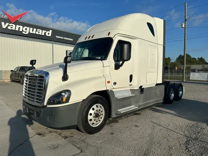 2019 Freightliner CASCADIA 125d5b4e9df7373102a5592f8b8d5a3b396