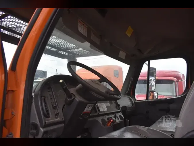 2011 FREIGHTLINER BUSINESS CLASS M2 106