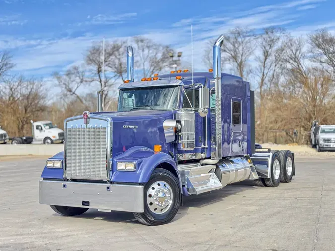 2025 KENWORTH W900L