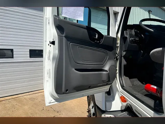 2022 INT LT625 6x4