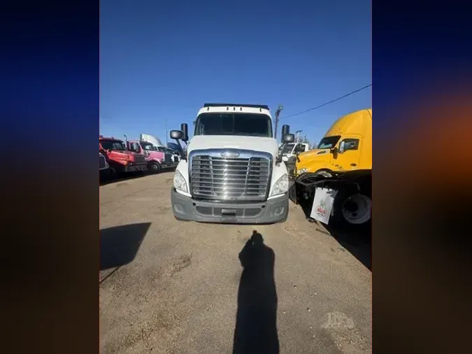 2015 FREIGHTLINER CASCADIA 113