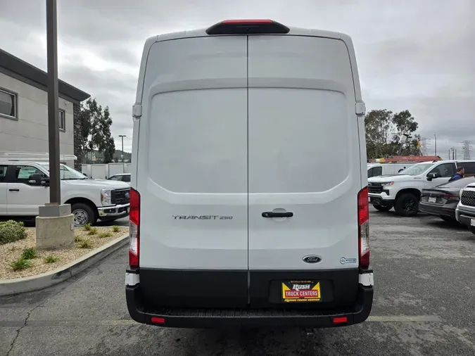 2022 Ford Transit-250