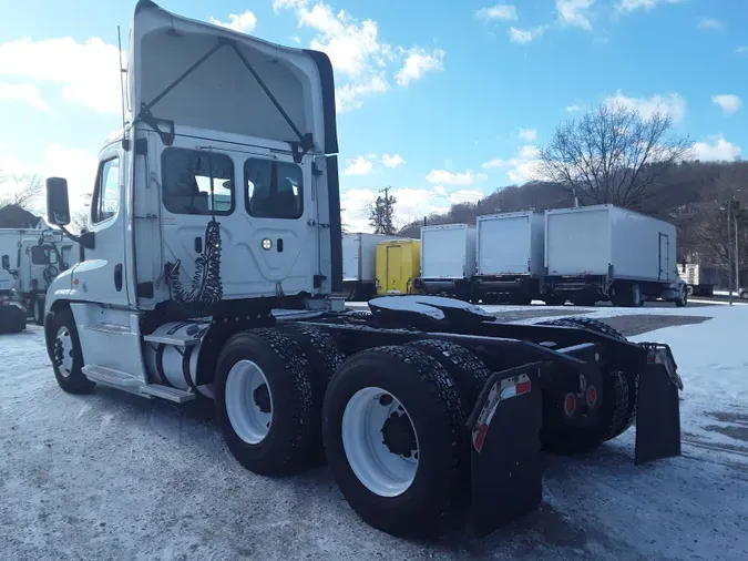 2018 FREIGHTLINER/MERCEDES CASCADIA 125