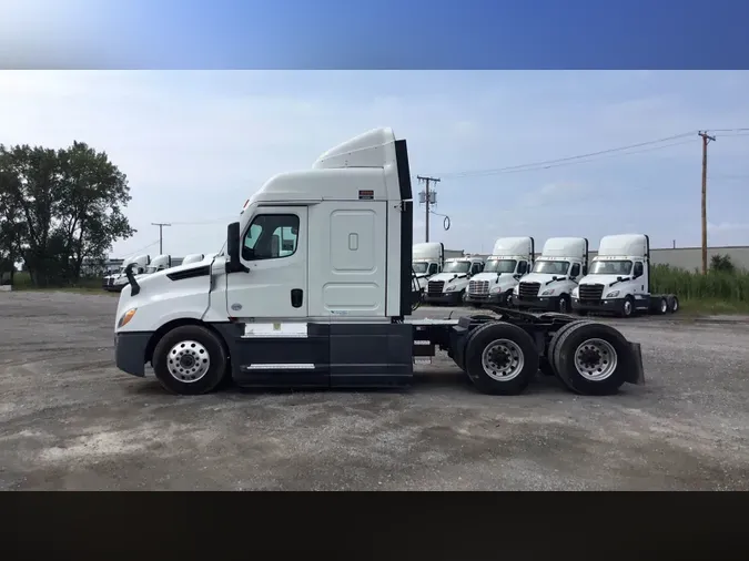 2021 Freightliner Cascadia 126