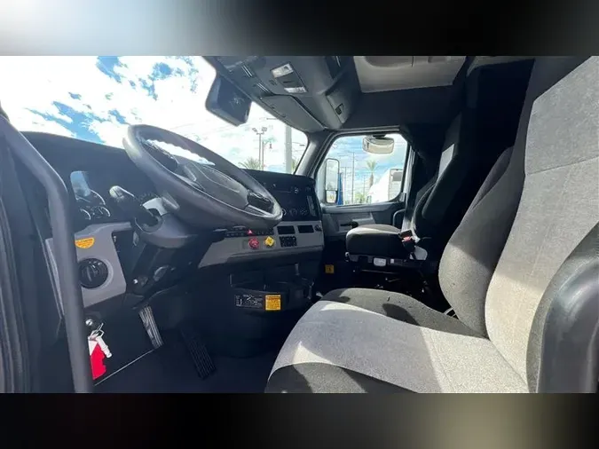 2020 FREIGHTLINER CA126