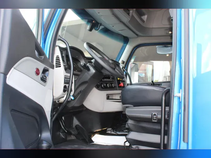 2023 Peterbilt 579