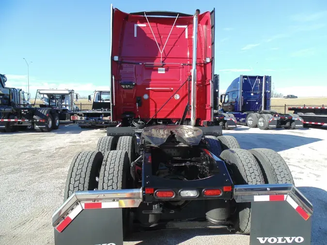 2024 VOLVO VNL64T860