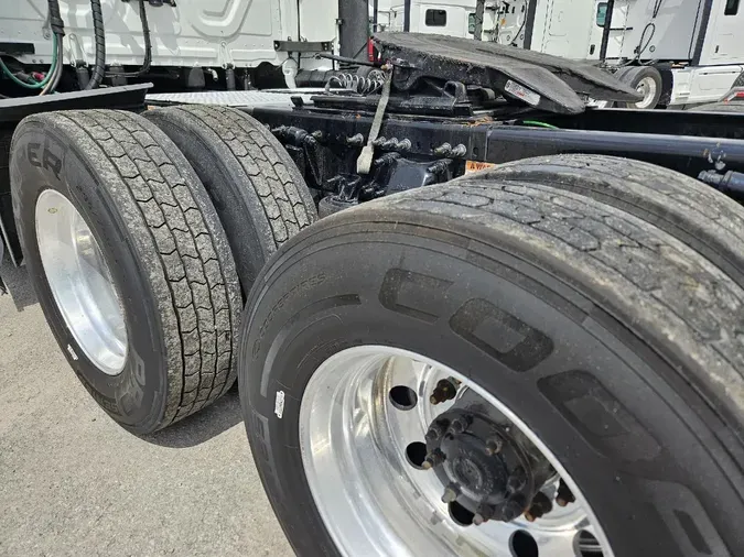 2021 FREIGHTLINER CASCADIA CA126