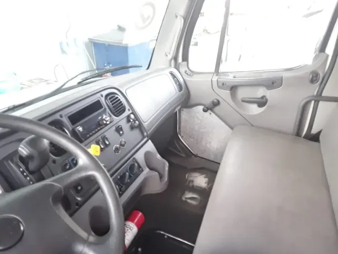 2020 FREIGHTLINER M2 106