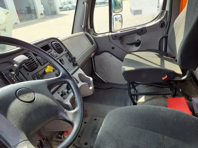 2018 FREIGHTLINER/MERCEDES M2 106d5d532e109a8b47456aefb7097c888d0