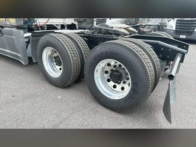 2025 Freightliner Cascadia 126