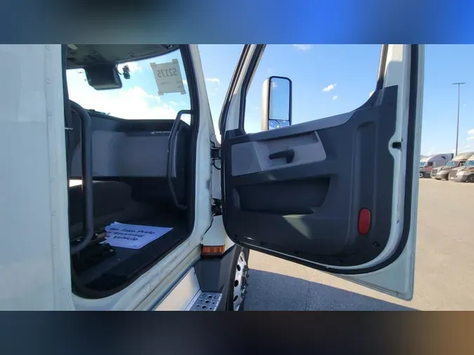 2022 Freightliner Cascadia 126