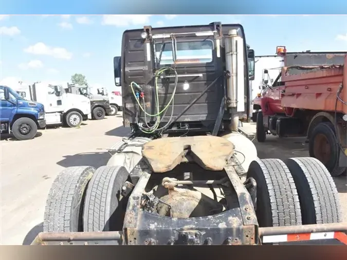 2007 VOLVO VNM42T200