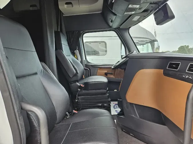 2023 FREIGHTLINER Cascadia 126