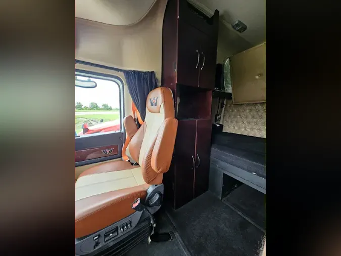 2022 WESTERN STAR 5700XE