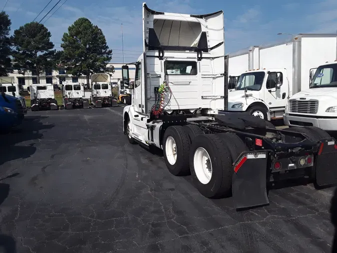 2017 VOLVO VNL64TRACTOR