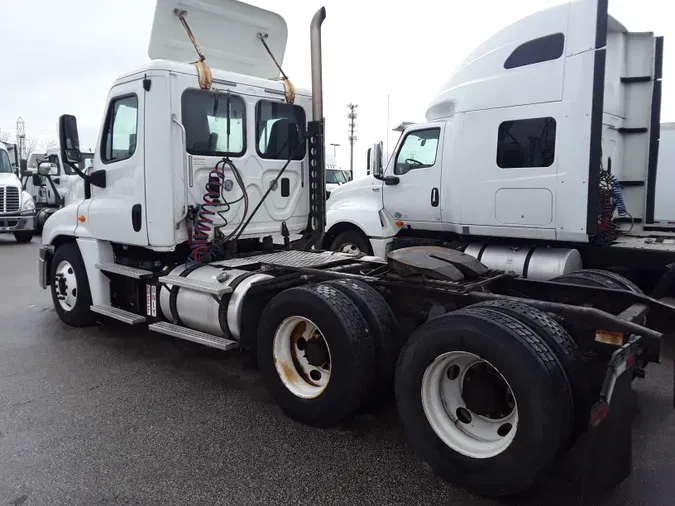 2014 FREIGHTLINER/MERCEDES CASCADIA 125