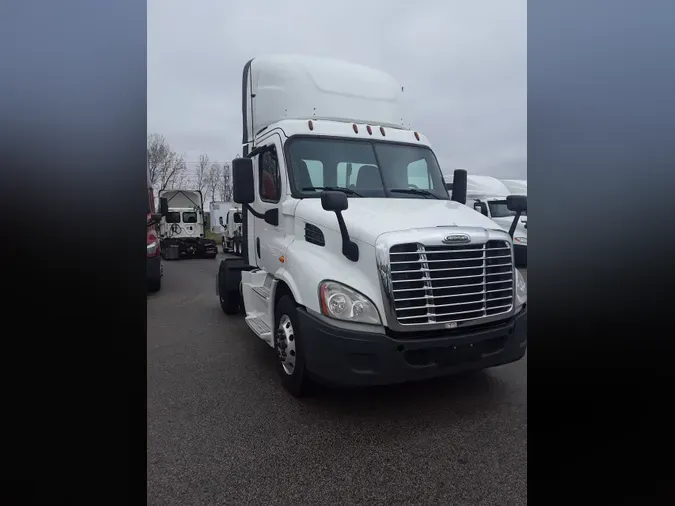 2017 FREIGHTLINER/MERCEDES CASCADIA 113