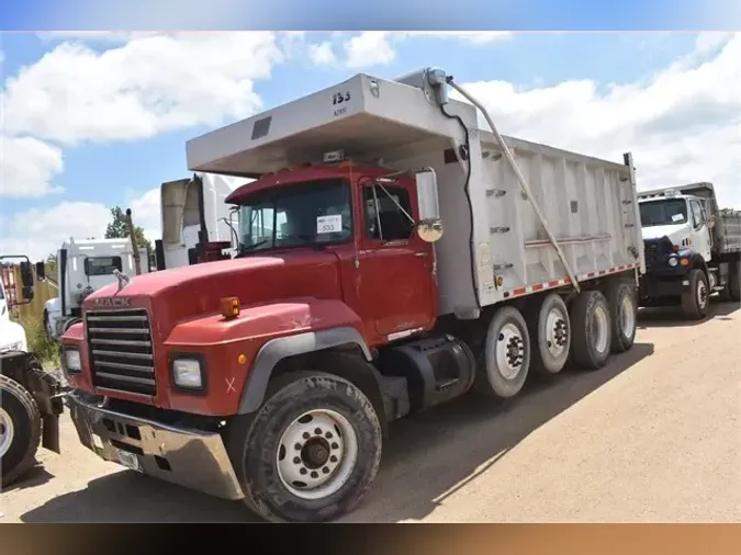 1997 MACK RD688Sd5ea497050d5c579d41910815a43606b