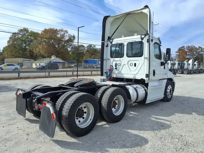 2019 FREIGHTLINER/MERCEDES CASCADIA 125d5eaacd893043d93a558545a61d37b16