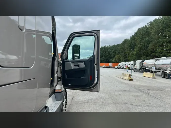 2022 Freightliner Cascadia 126d5eb6448b89cd3e5fd9fca815fc774eb