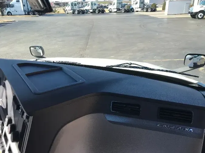 2019 Freightliner T12664ST