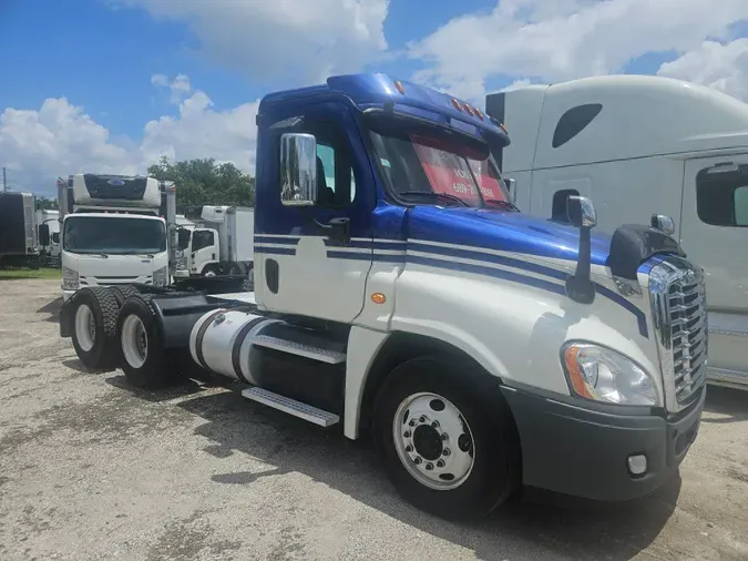 2016 FREIGHTLINER/MERCEDES CASCADIA 125