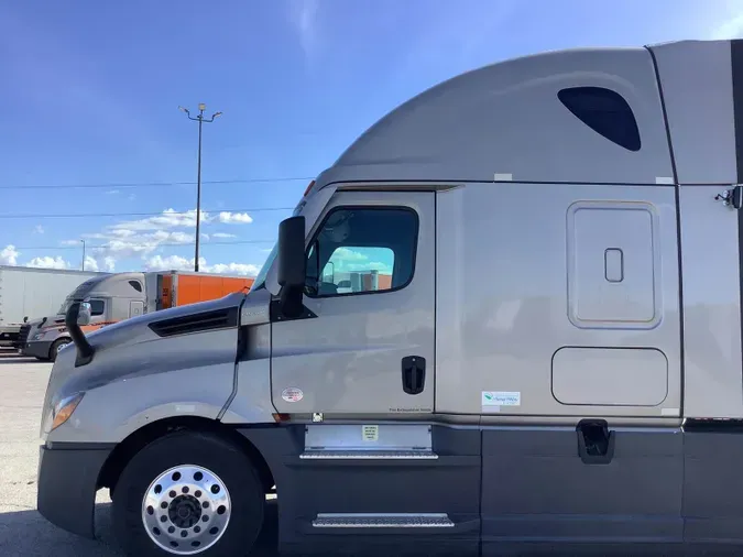 2024 Freightliner Cascadia 126