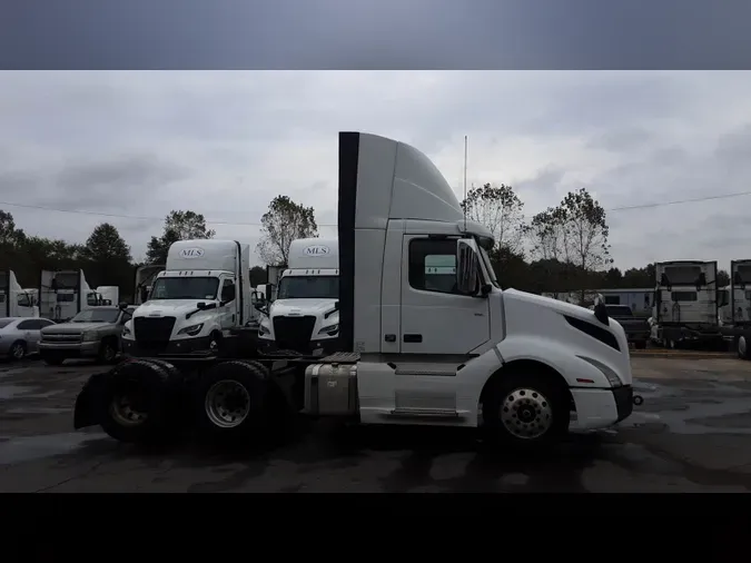 2019 Volvo VNL300