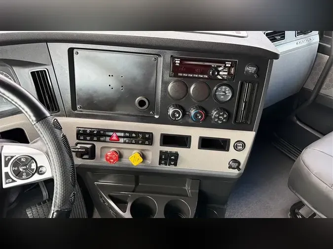 2021 FREIGHTLINER CA116