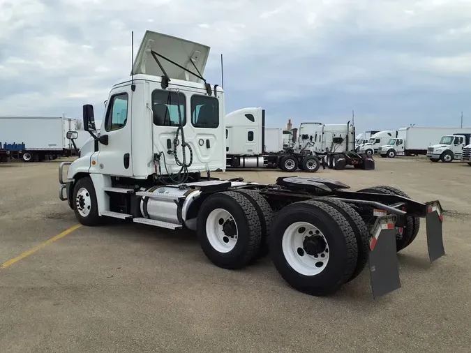 2020 FREIGHTLINER/MERCEDES CASCADIA 125d5f4fcfc2554c90eba90aae80ed7c1c0