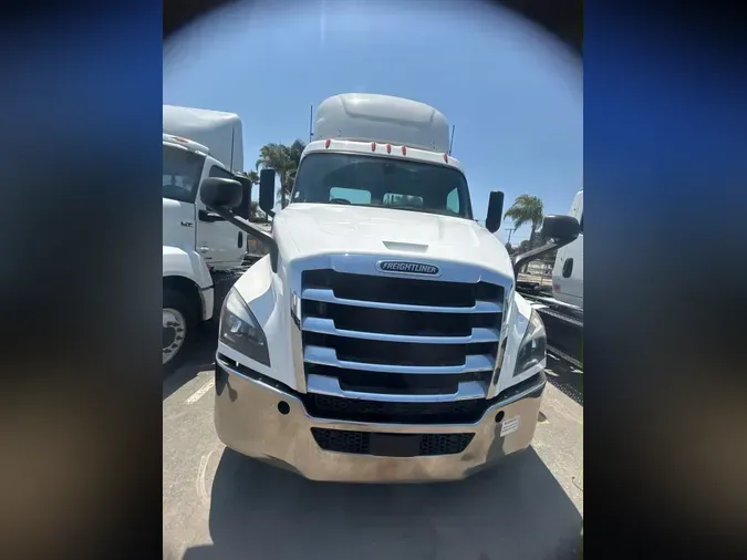 2020 FREIGHTLINER NEW CASCADIA 116