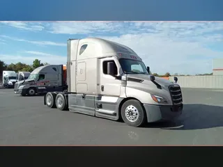 2025 Freightliner Cascadia 126