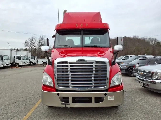 2019 FREIGHTLINER/MERCEDES CASCADIA 113