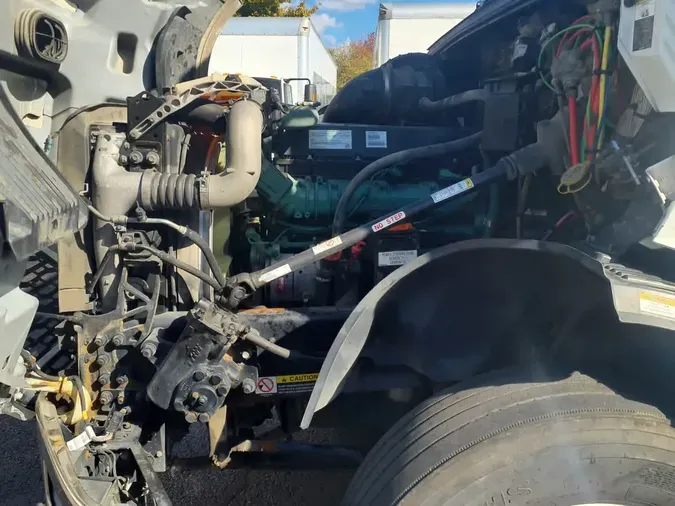 2019 VOLVO VNL64T-300d5f5e26ef0f9976d158c0198860c04d2