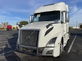 2020 VOLVO VNL860