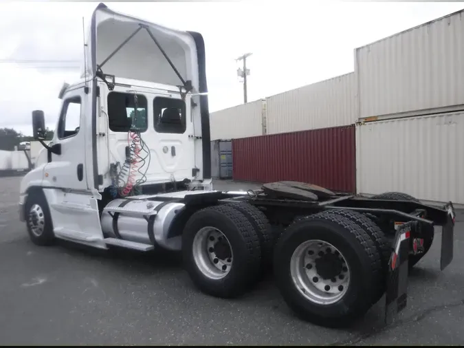 2018 FREIGHTLINER/MERCEDES CASCADIA 125